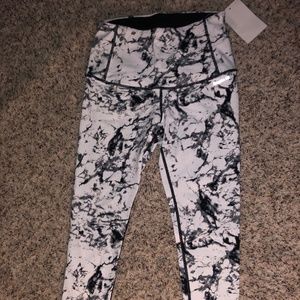 (S) Marble Dragon Fit Leggings